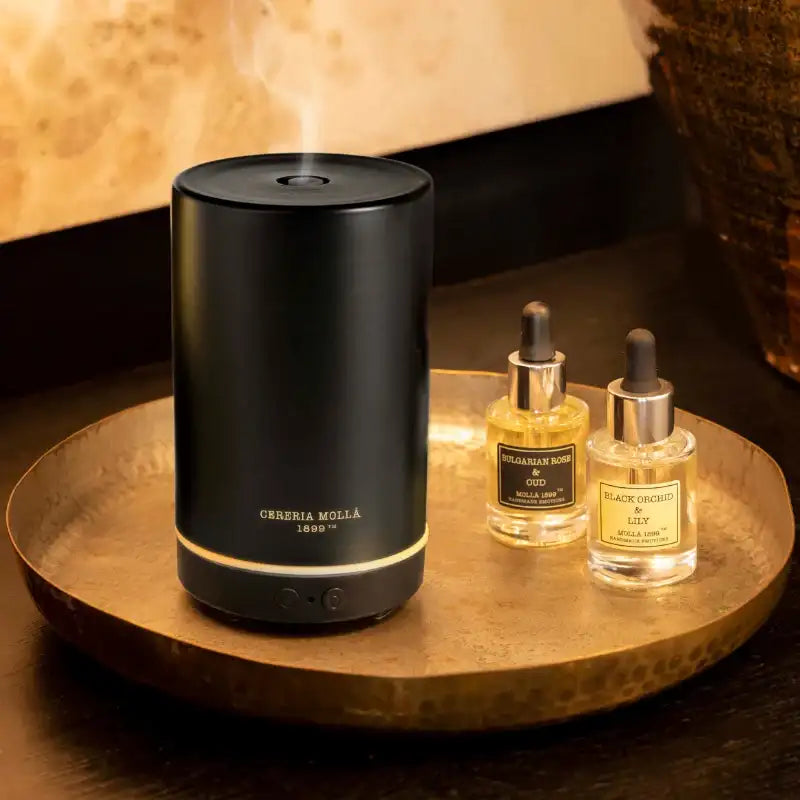 Diffuseur à ultrasons avec capot en verre noir