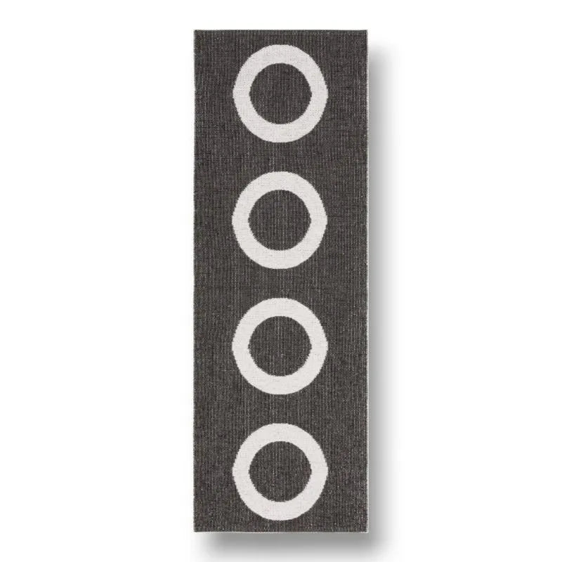 Circus Noir Horreds Mattan Tapis